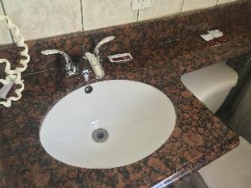 Paradise Inn & Suites image 1