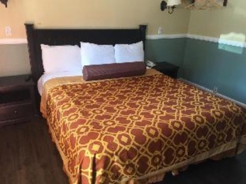 Paradise Inn & Suites image 14