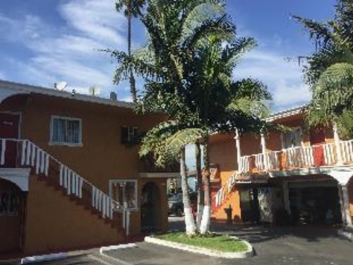 Paradise Inn & Suites image 8